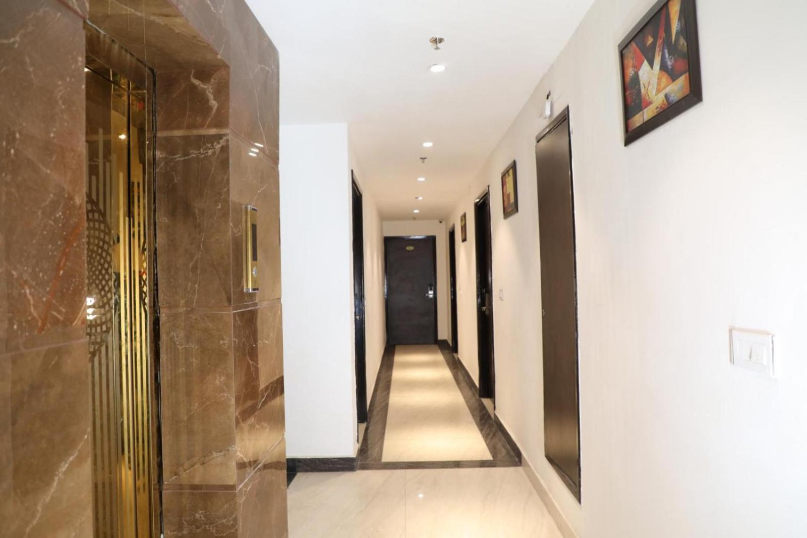 Avi Hotel